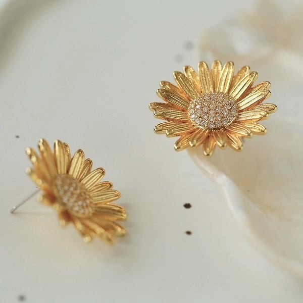 Moderne vintage zonnebloem liefde oorstekers - Glow and Vital