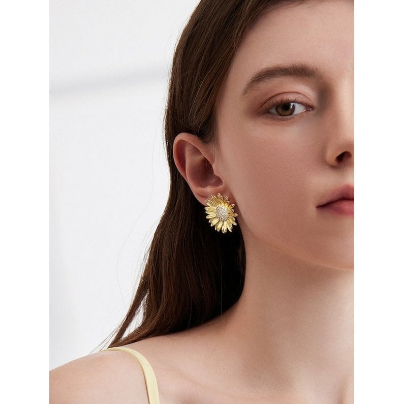 Moderne vintage zonnebloem liefde oorstekers - Glow and Vital