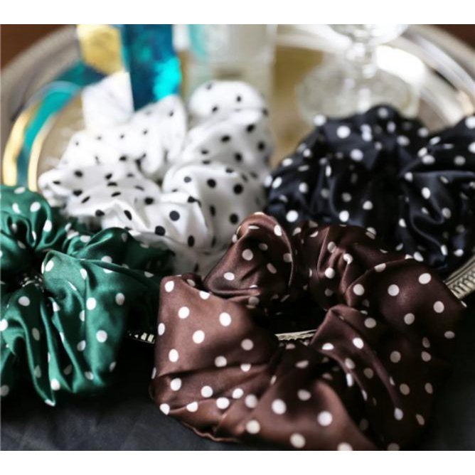 Polka Dot 100% zijden haarscrunchie - 6 cm breed - Glow and Vital