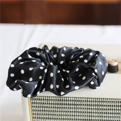 Polka Dot 100% zijden haarscrunchie - 6 cm breed - Glow and Vital